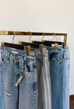 Jeansy baggy z przetarciami i8 Love - obrazek 4